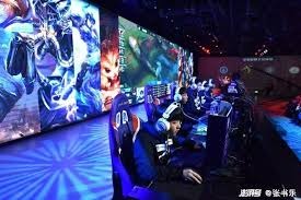 湖人消息：裁判报告出炉，老詹举动引群嘲，东契奇险被打